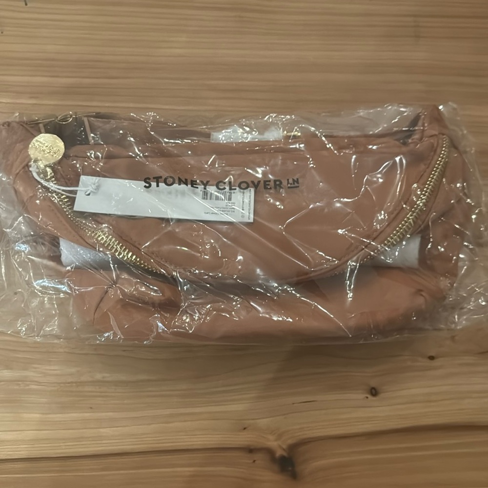Stoney Clover Jumbo Fanny NWT Camel